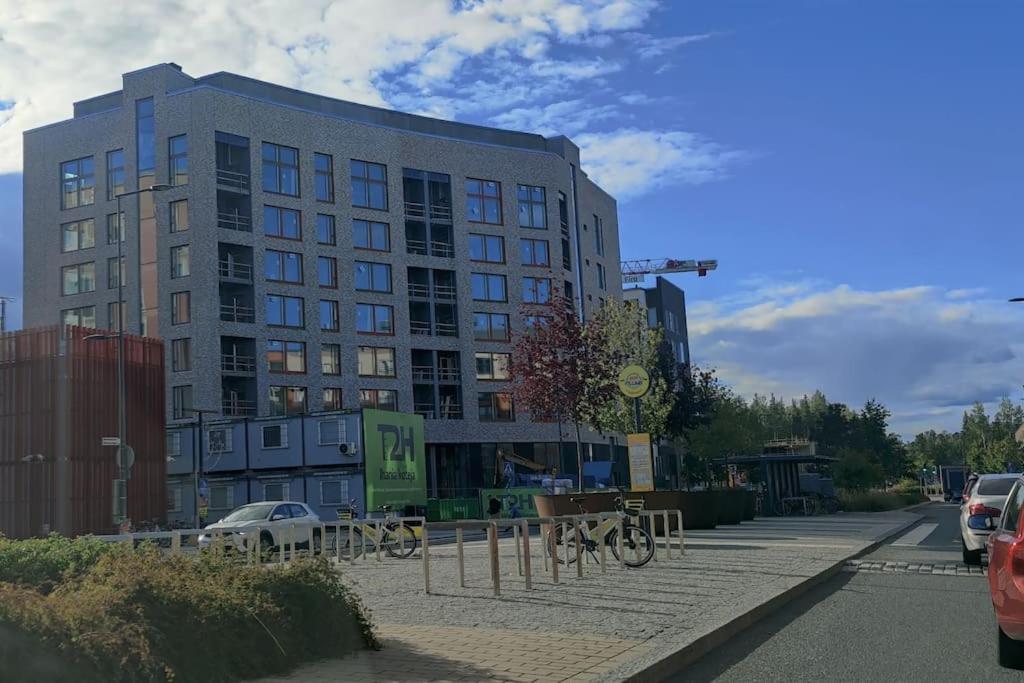 New Studio Cherry Near Helsinki Airport In Kivistoe Vantaa Bagian luar foto